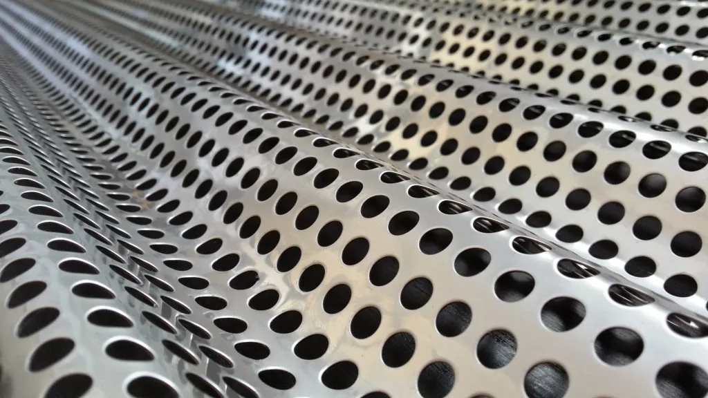 Perforación de metal